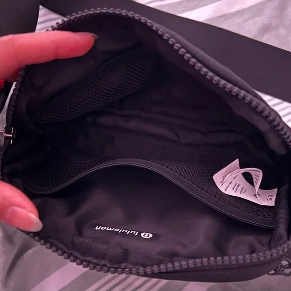 lululemon athletica everywhere beltbag 1L - Picture 3 of 3